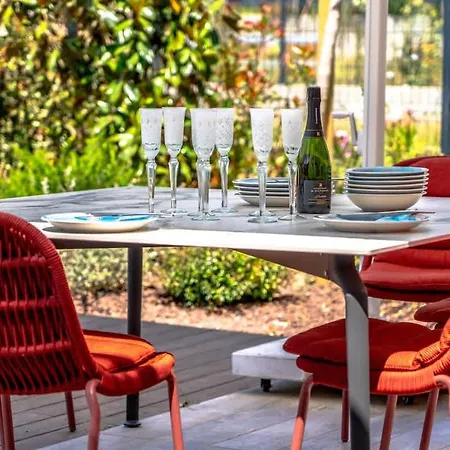 Les Mures L Pool & Garden L Shellter