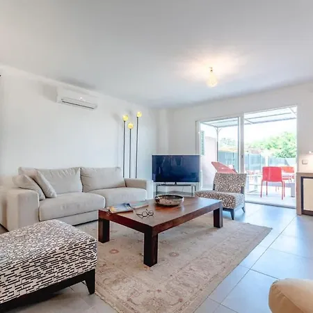 Les Mures L Pool & Garden L Shellter Villa