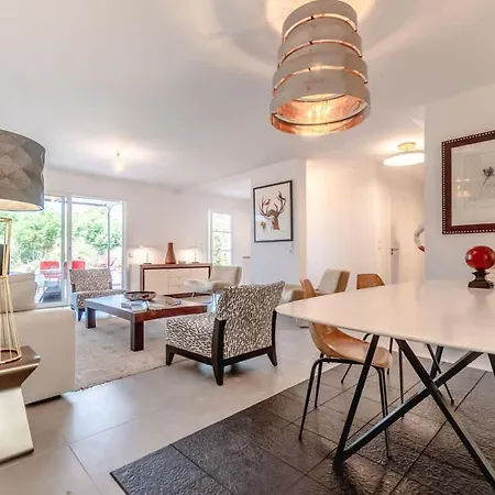 Les Mures L Pool & Garden L Shellter *