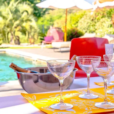 Les Mures L Pool & Garden L Shellter