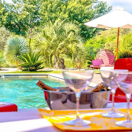 Villa Les Mures L Pool & Garden L Shellter *