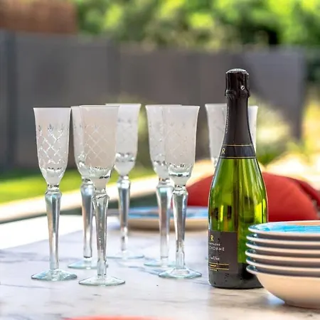 Les Mures L Pool & Garden L Shellter Villa *