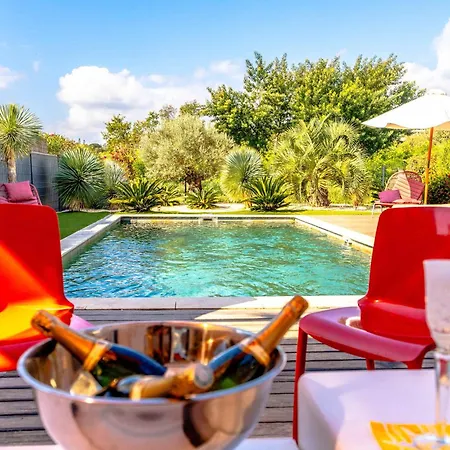 Les Mures L Pool & Garden L Shellter *