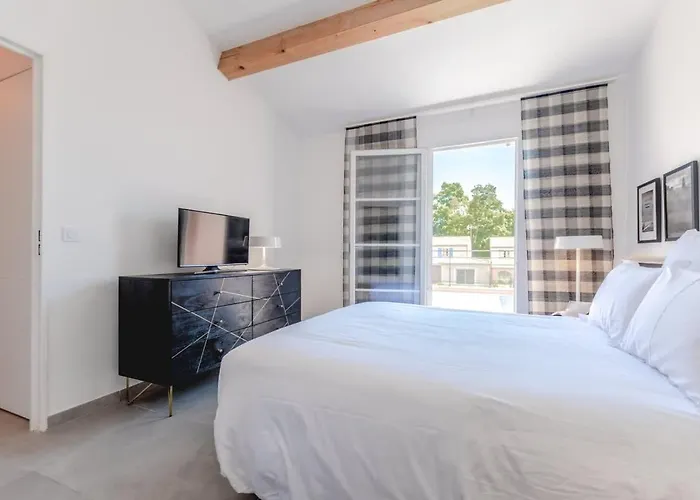 Les Mures L Pool & Garden L Shellter グリモー