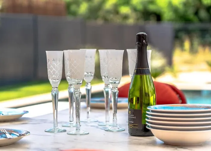 Les Mures L Pool & Garden L Shellter ヴィラ *