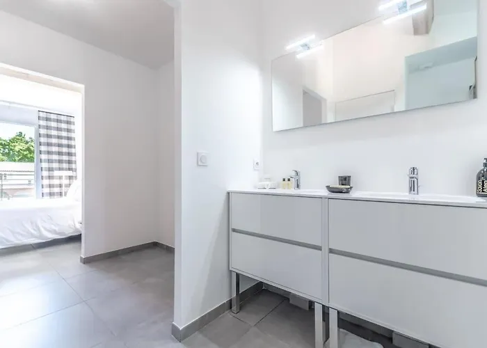 ヴィラ Les Mures L Pool & Garden L Shellter *