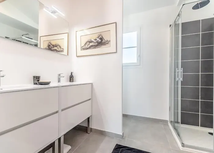 Les Mures L Pool & Garden L Shellter ヴィラ