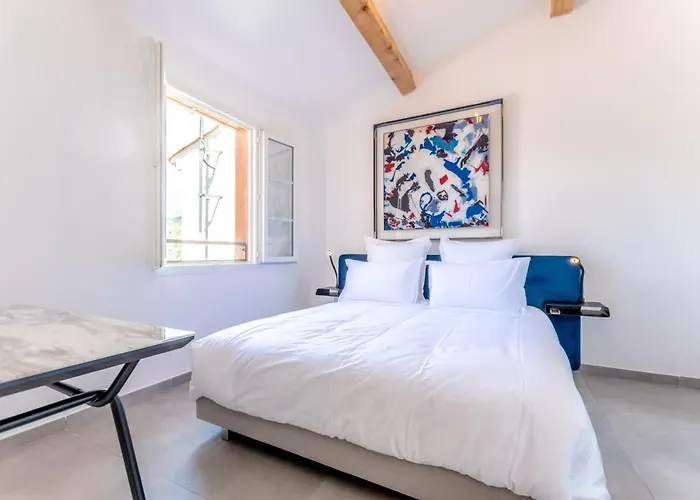 Les Mures L Pool & Garden L Shellter ヴィラ *