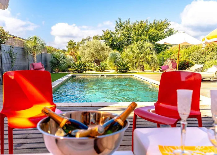 Les Mures L Pool & Garden L Shellter *