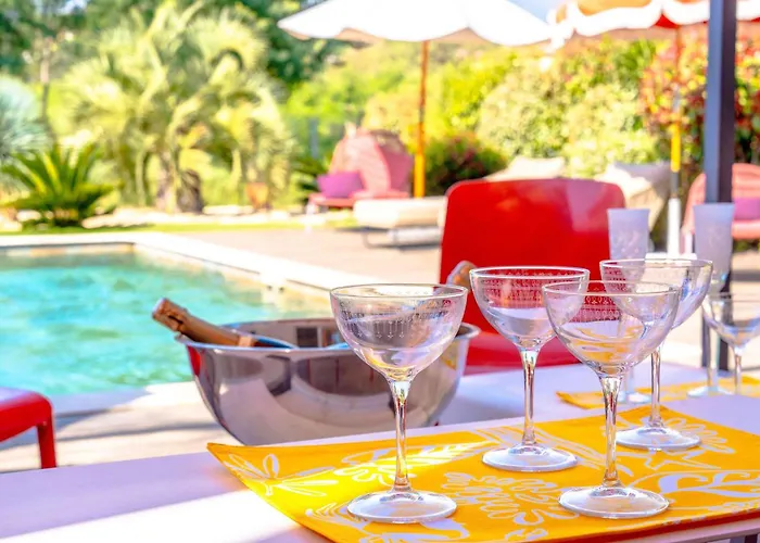 Les Mures L Pool & Garden L Shellter