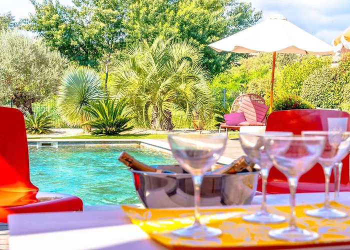 ヴィラ Les Mures L Pool & Garden L Shellter *