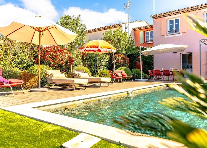 ヴィラ Les Mures L Pool & Garden L Shellter グリモー